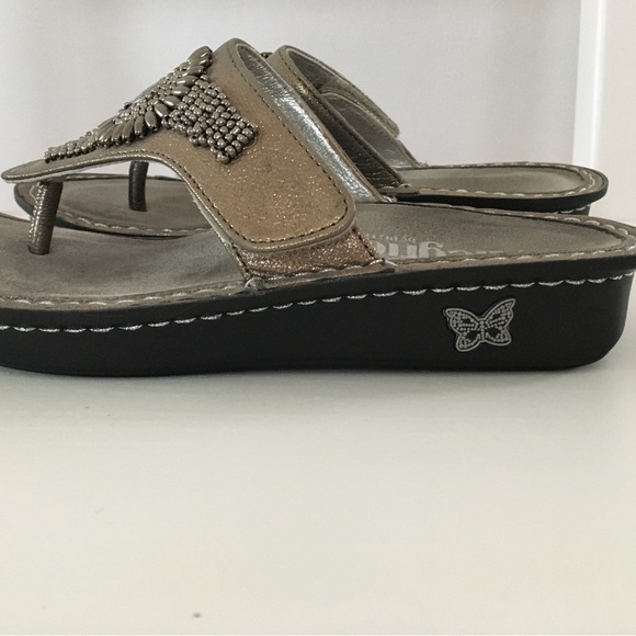 Algeria thong-style sandal - Picture 4 of 6